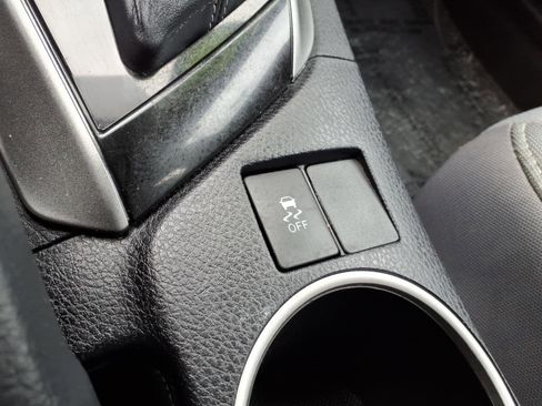 Used 2015 Toyota Corolla LE w/ Protection Package image 18