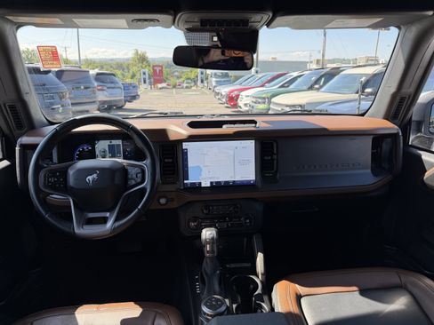 Used 2024 Ford Bronco Outer Banks AWD/4WD image 17