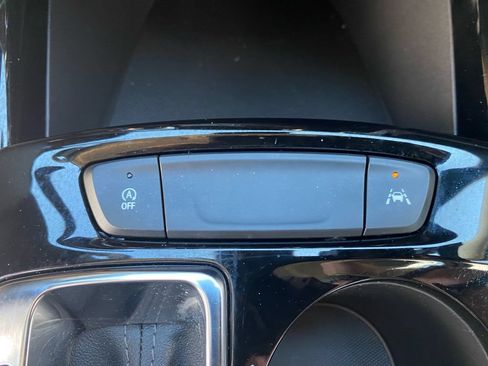 Used 2025 Chevrolet Trax ACTIV FWD image 28