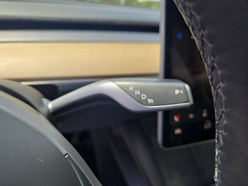 Used 2022 Tesla Model Y Long Range AWD/4WD image 29