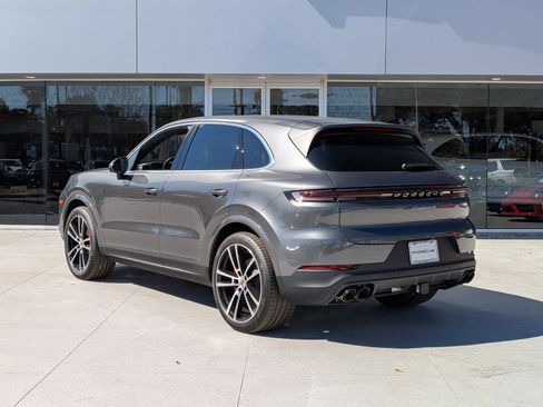 New 2026 Porsche Cayenne S image 3