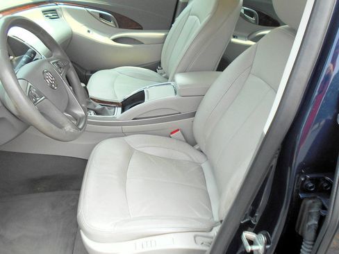 Used 2010 Buick LaCrosse CXL FWD image 9