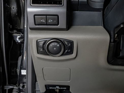 Used 2022 Ford F350 XLT w/ XLT Premium Package image 26