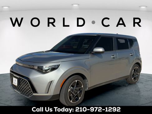 Certified 2025 Kia Soul EX FWD image 3