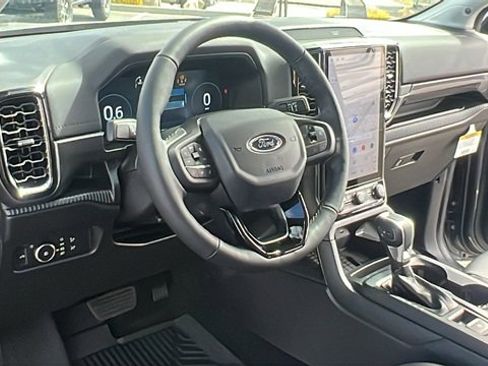 New 2025 Ford Ranger Lariat w/ FX4 Off-Road Package image 17