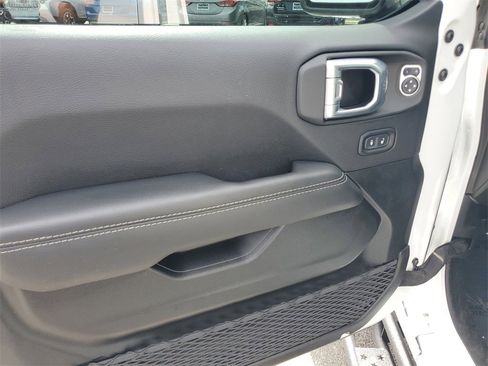 Used 2022 Jeep Gladiator Overland w/ Popular Equipment Package image 17