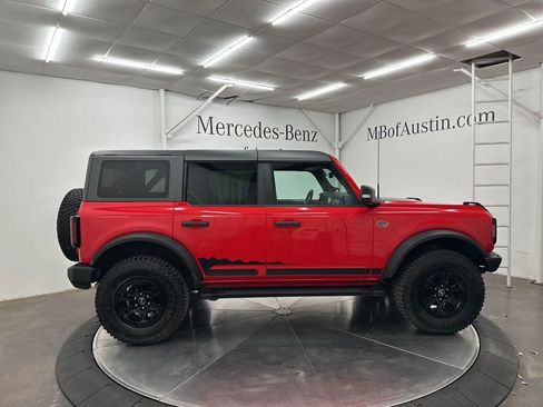 Used 2024 Ford Bronco Wildtrak image 8