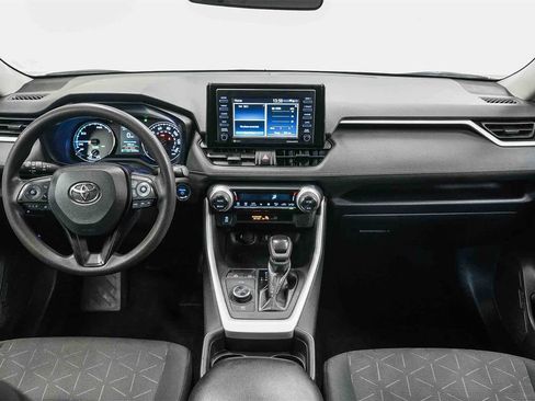 Used 2020 Toyota RAV4 XLE image 12