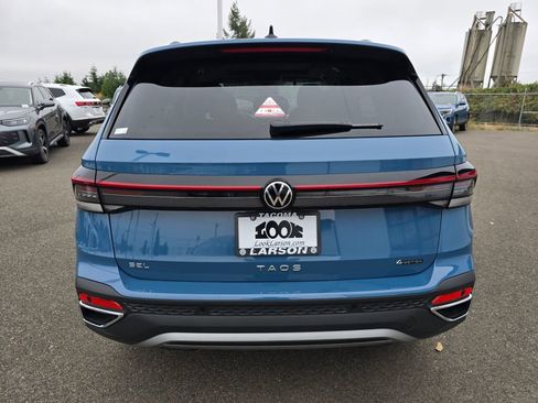 New 2025 Volkswagen Taos SEL image 5