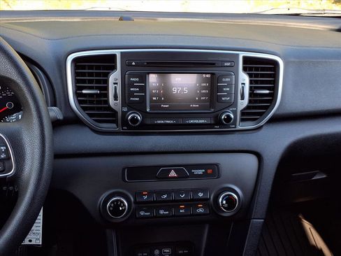 Used 2019 Kia Sportage LX image 15