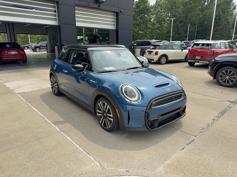 Used 2024 MINI Cooper S FWD image 2