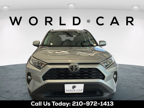 Used 2021 Toyota RAV4 XLE FWD image 17