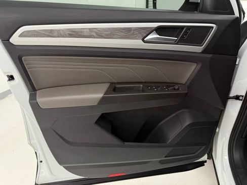 Used 2022 Volkswagen Atlas Cross Sport SE AWD/4WD image 31