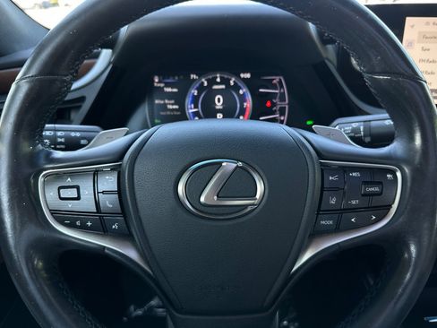 Used 2024 Lexus ES 350 w/ Premium Package FWD image 11