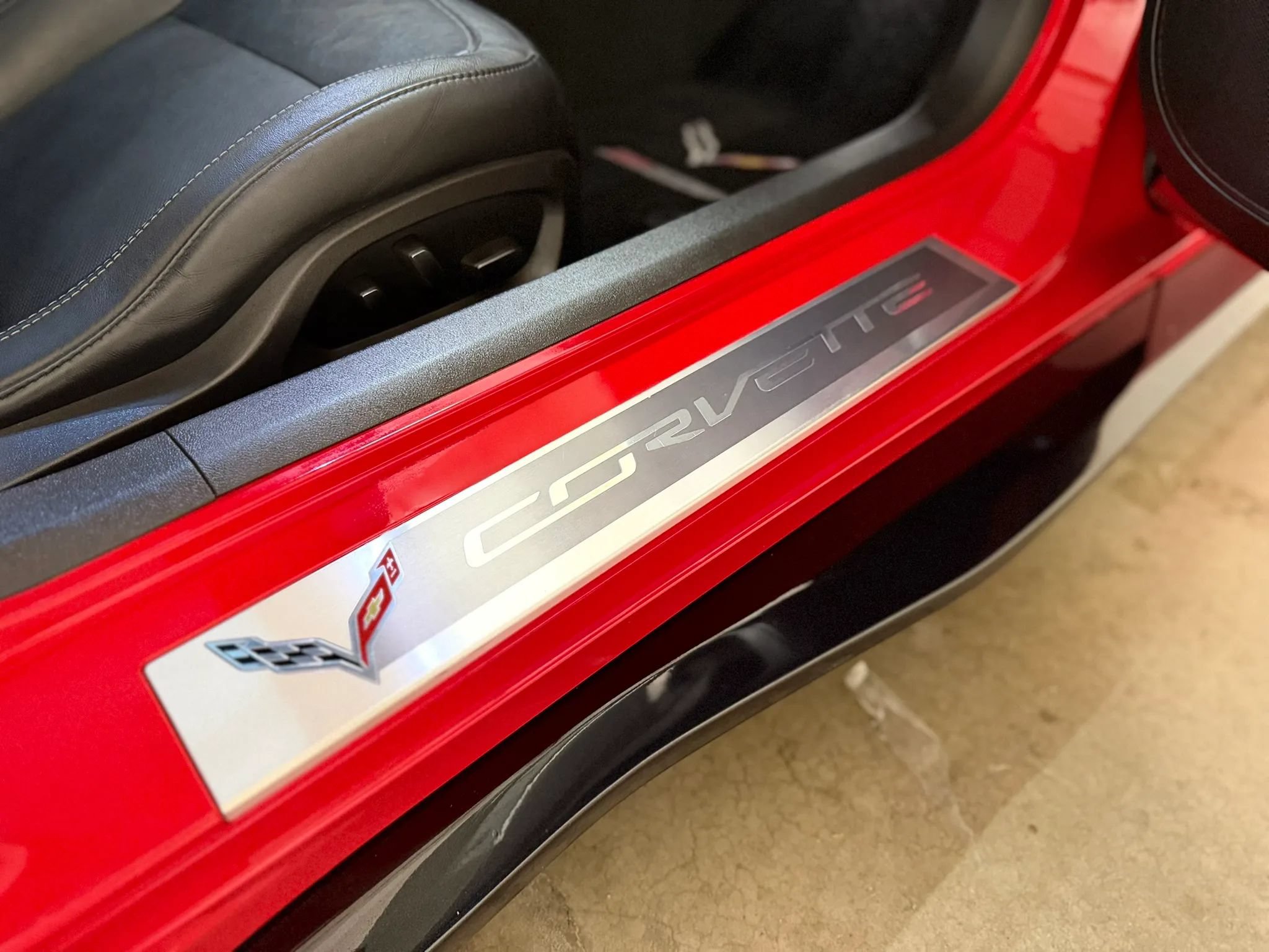 Used 2015 Chevrolet Corvette Z06 w/ 3LZ Preferred Equipment Group RWD image 28