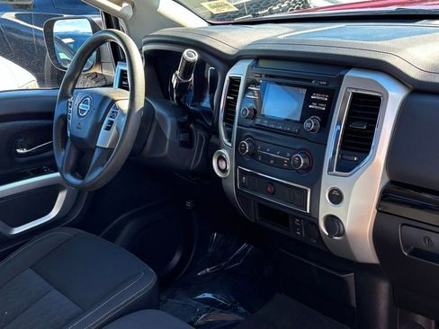 Used 2017 Nissan Titan SV image 23