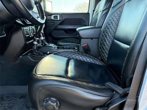 Certified 2022 Jeep Wrangler Unlimited Sahara image 17