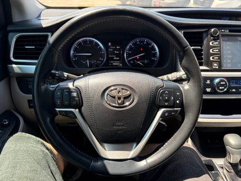 Used 2018 Toyota Highlander Limited Platinum AWD/4WD image 20
