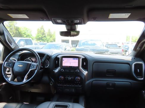 Used 2019 Chevrolet Silverado 1500 High Country AWD/4WD image 17