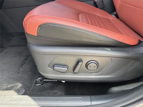 Used 2023 Kia Sportage SX image 12