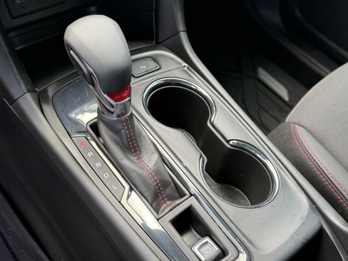 Used 2023 Chevrolet Equinox RS w/ LPO, Floor Liner Package FWD image 19