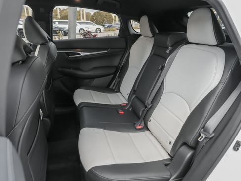 Certified 2025 INFINITI QX55 Luxe w/ Cargo Package AWD/4WD image 33