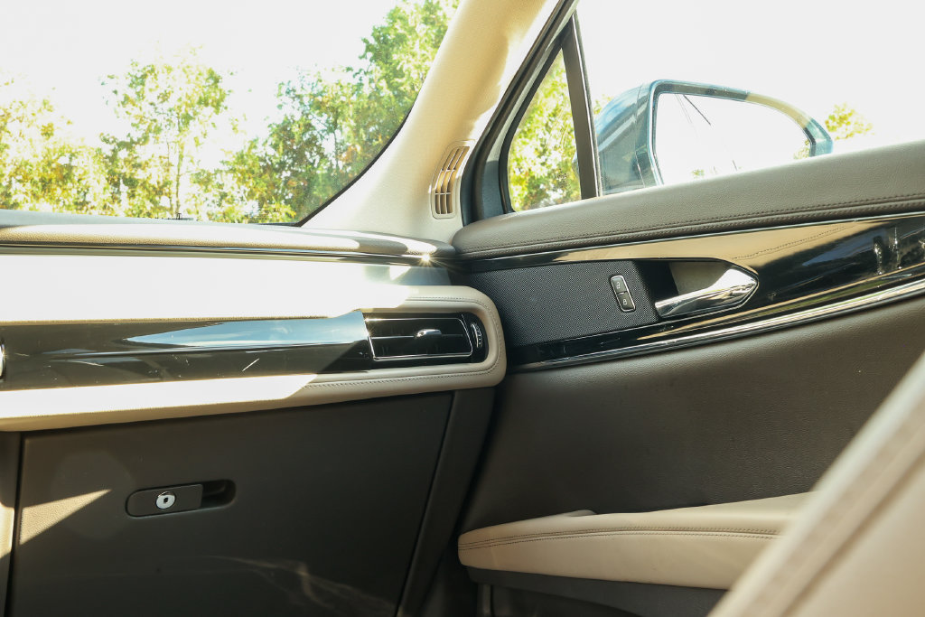 Used 2023 Lincoln Nautilus AWD w/ Premium Package image 11