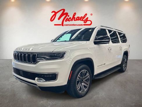 Used 2024 Jeep Wagoneer L Series II w/ Flexible Seating Group AWD/4WD image 6