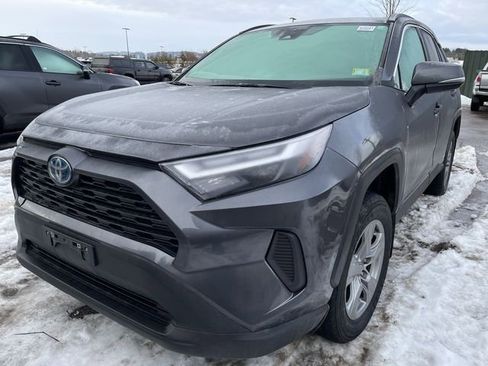Certified 2022 Toyota RAV4 XLE w/ Convenience Package image 2