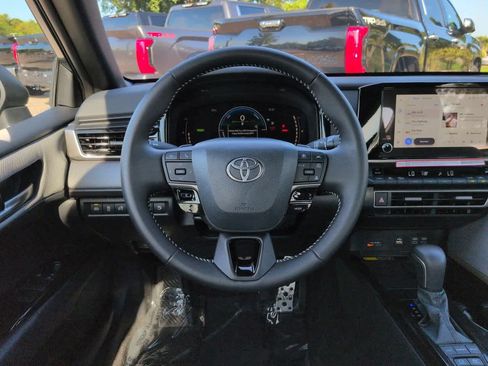 Used 2026 Toyota Camry SE w/ Convenience Package FWD image 15