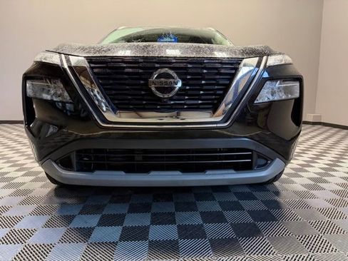 Used 2021 Nissan Rogue SV w/ Premium Package image 3