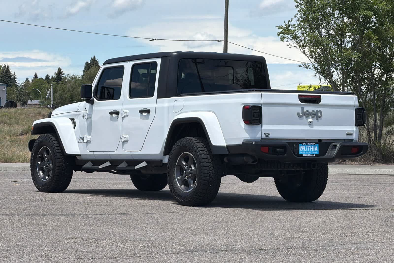 Used 2020 Jeep Gladiator Overland AWD/4WD image 6