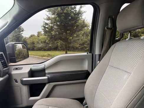 Used 2017 Ford F150 XLT w/ Equipment Group 302A Luxury AWD/4WD image 10