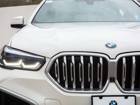 Certified 2023 BMW X6 xDrive40i w/ Premium Package image 9