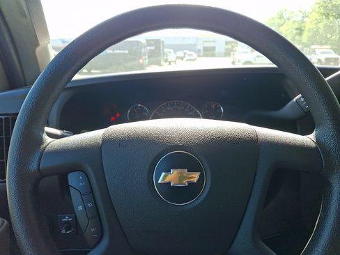 Used 2022 Chevrolet Express 2500 w/ Driver Convenience Package RWD image 19