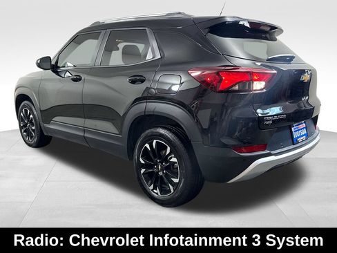Used 2022 Chevrolet TrailBlazer LT w/ Premium Seating Package AWD/4WD image 9