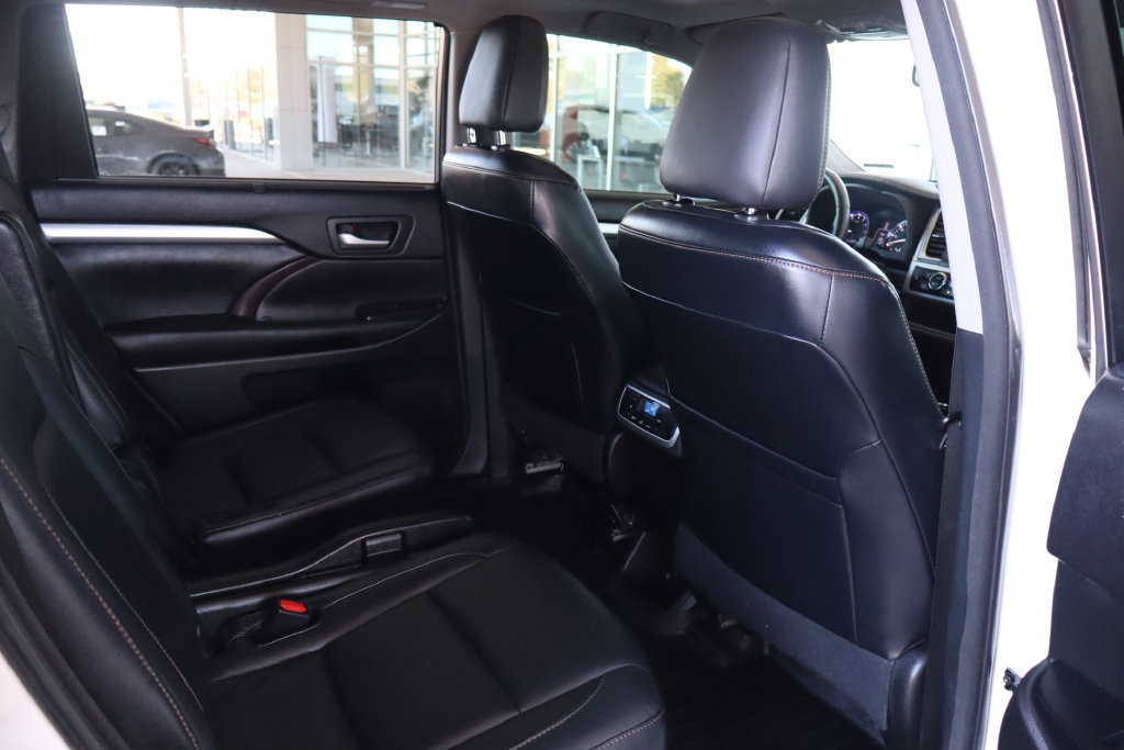 Used 2015 Toyota Highlander XLE AWD/4WD image 33