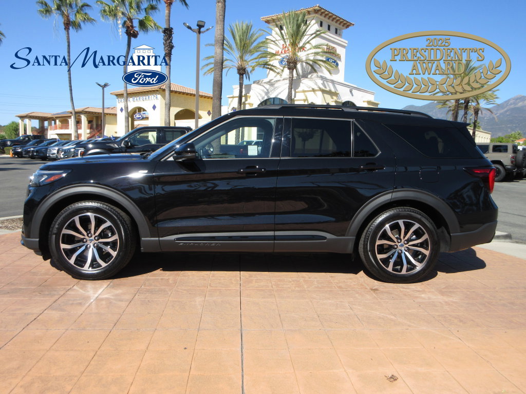 Used 2026 Ford Explorer ST-Line w/ Premium Package RWD image 1