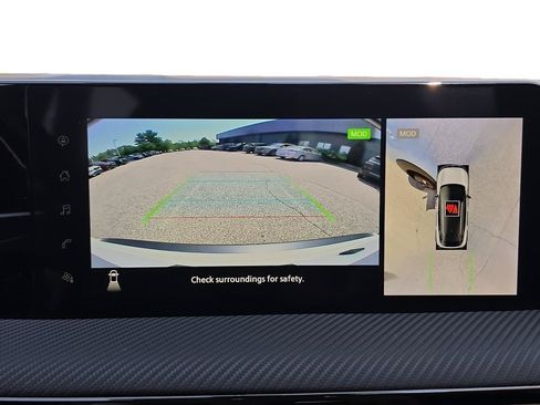 Used 2025 Nissan Kicks SR AWD/4WD image 16