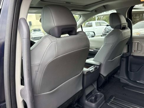 Used 2024 Toyota Sienna XLE image 11