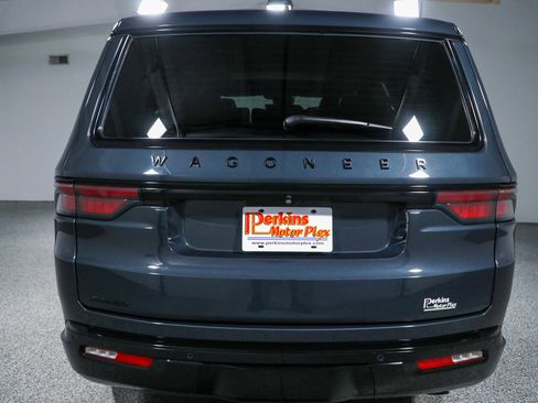 Used 2023 Jeep Wagoneer Series II w/ Convenience Group I AWD/4WD image 8