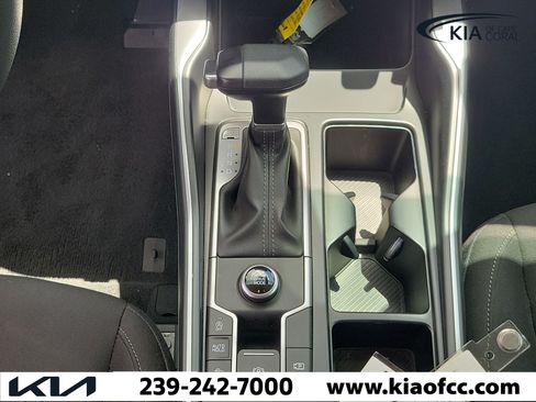 Certified 2025 Kia Sorento LX FWD image 20