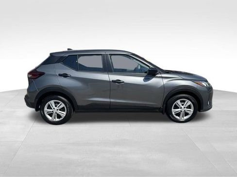 Certified 2025 Nissan Kicks Play S image 8