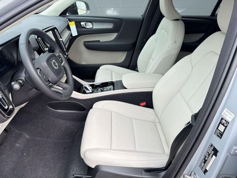 New 2026 Volvo XC40 B5 Plus w/ Protection Package Premier image 5