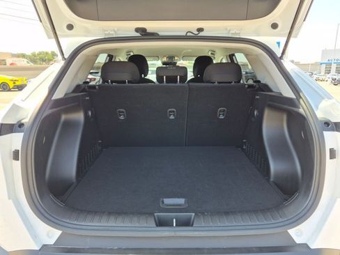 Used 2025 Hyundai Kona SEL FWD image 6