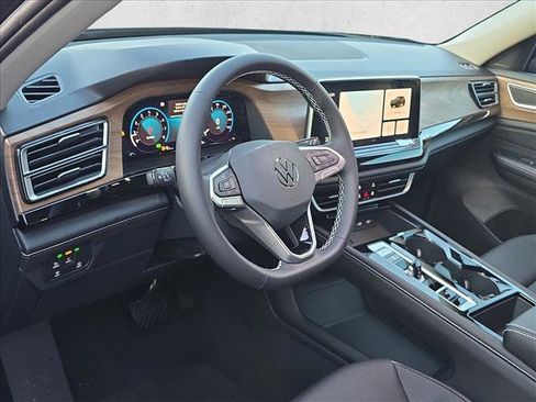 Used 2026 Volkswagen Atlas SE image 5