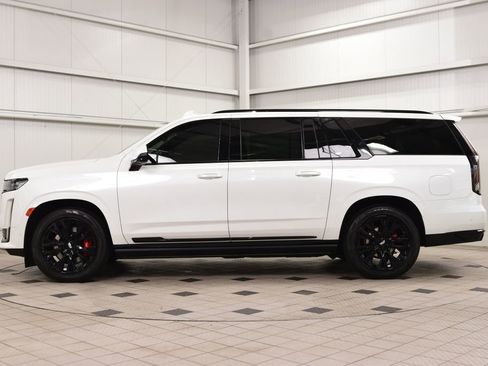 Used 2023 Cadillac Escalade ESV Sport w/ Touring Package AWD/4WD image 4