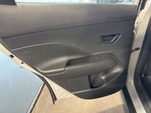 Used 2024 Hyundai Kona SE image 23