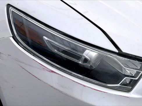 Used 2018 Ford Taurus Limited FWD image 29