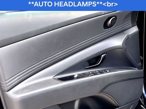 Used 2025 Hyundai Elantra Sport image 14